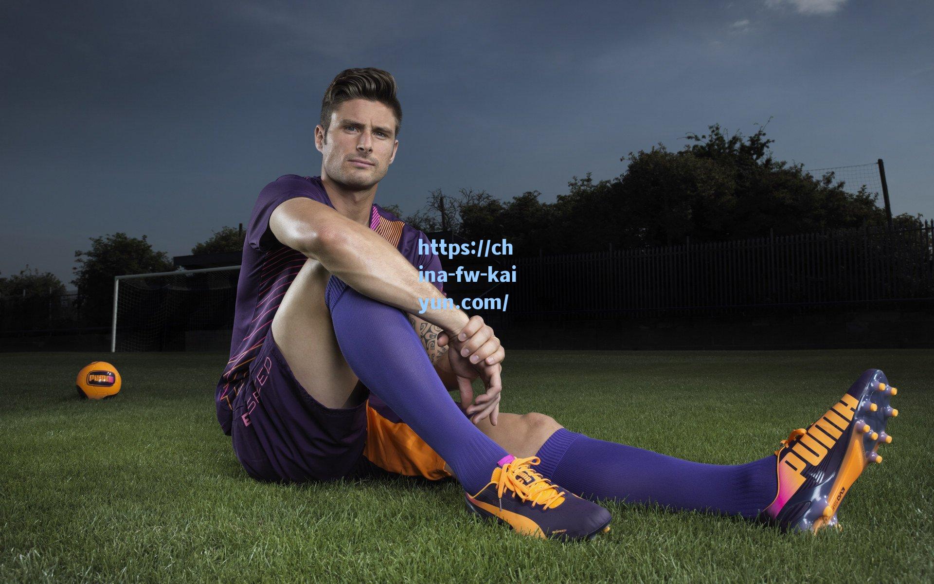 小安切洛蒂,我的姓氏非常沉重,就像马尔蒂尼这个姓氏也同样沉重